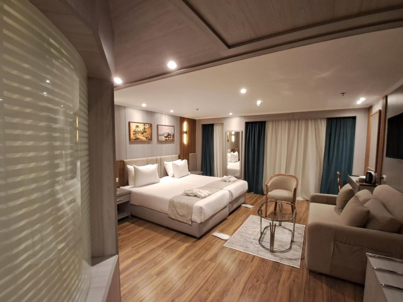 Ms Chateau Lafayette Nile Cruise - 4 Nights From Luxor Each Monday And 3 Nights From Aswan Each Friday 외부 사진